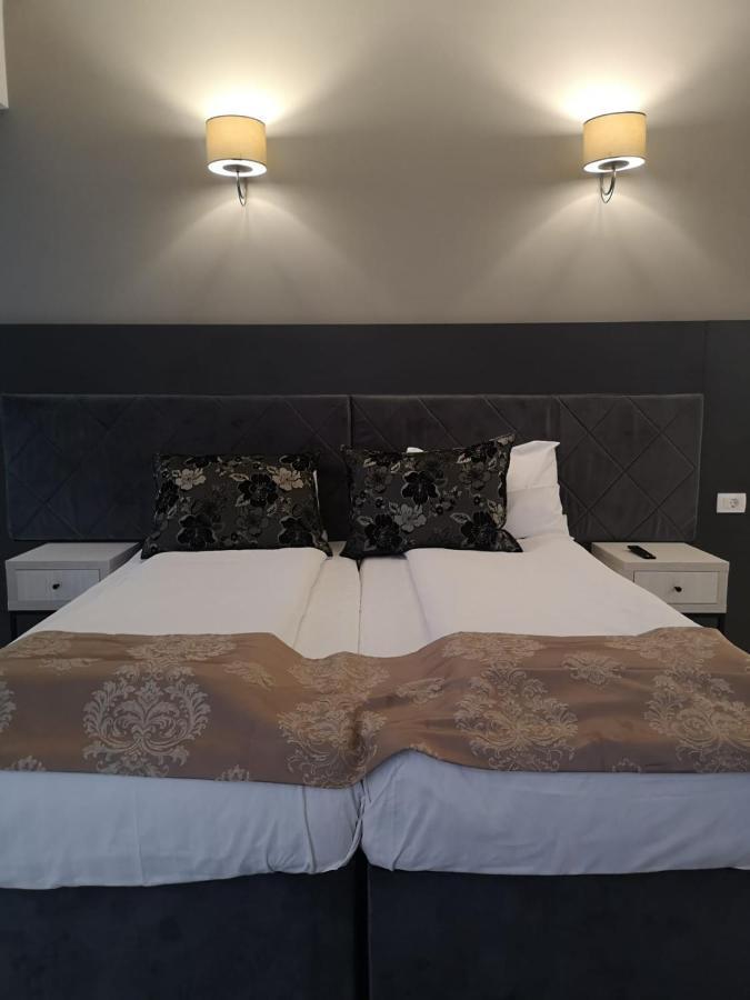 Hotel Helin - Calea Bucuresti Крайова Экстерьер фото