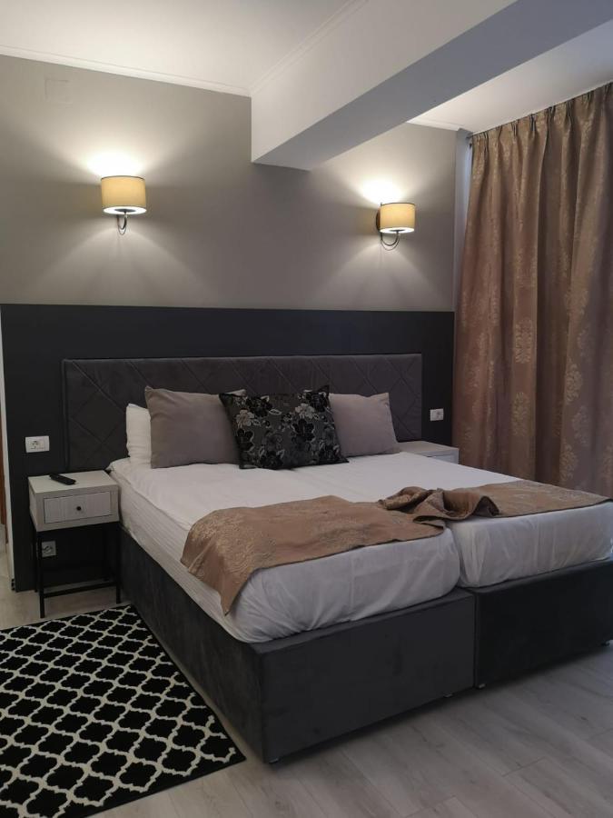 Hotel Helin - Calea Bucuresti Крайова Экстерьер фото